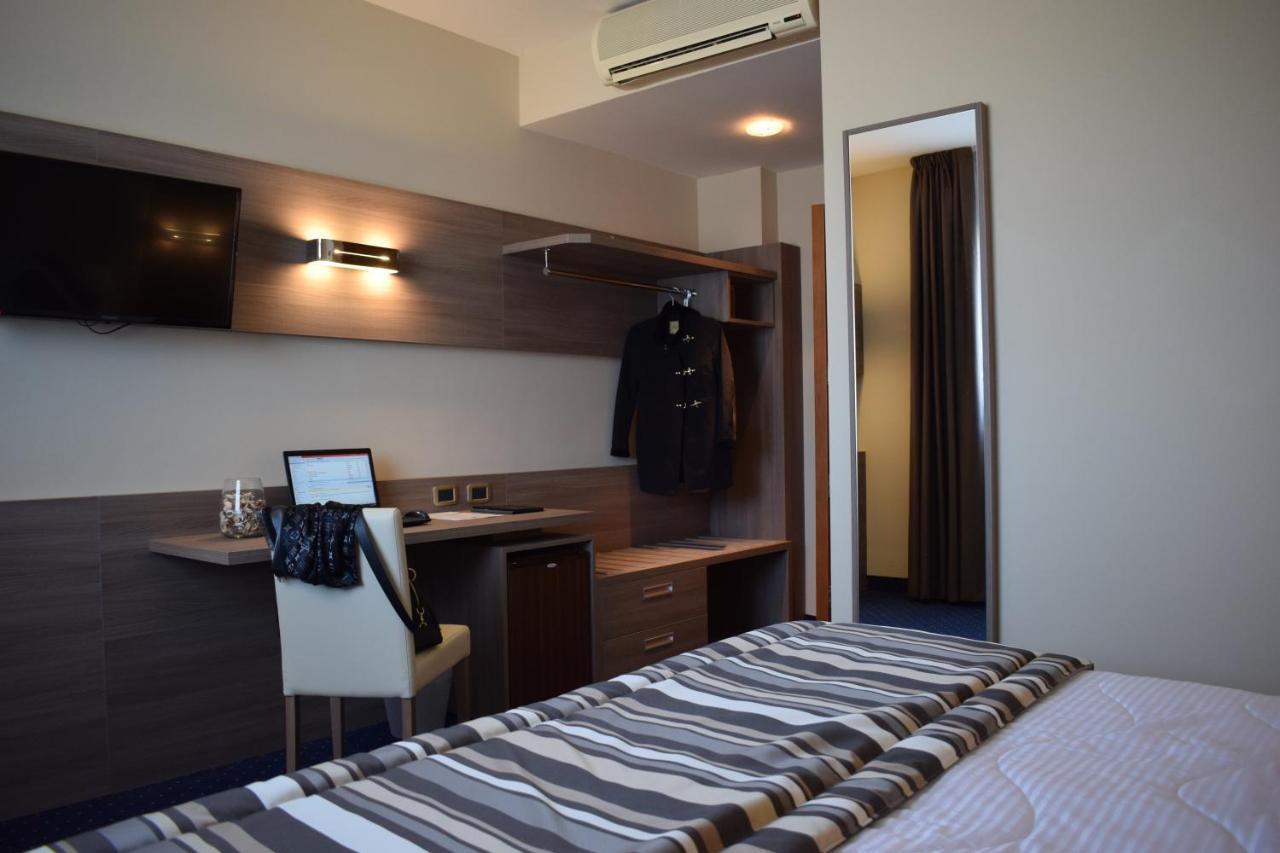 Roma Domus Hotel Ponzano Romano Extérieur photo